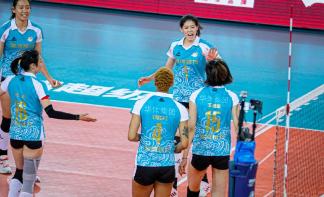 世界杯官方直播软件-天津女排首秀逆转取胜 李盈莹瓦尔加斯合砍50分