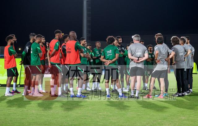 世界杯比赛观看入口-沙特队集结当晚就开练 人员齐整将最强阵容出战